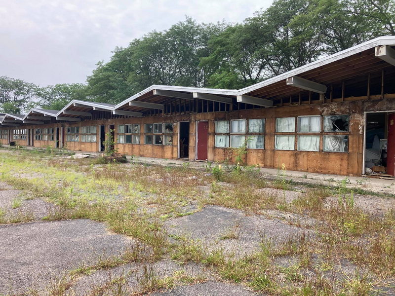 Plainsman Motel - Photo Credit Geoffrey Hudson (newer photo)
